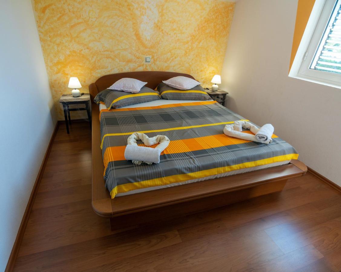 Apartments Rezek Супетарска-Драга Экстерьер фото