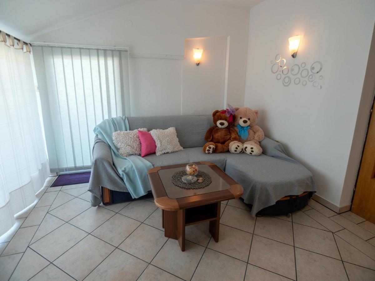 Apartments Rezek Супетарска-Драга Экстерьер фото