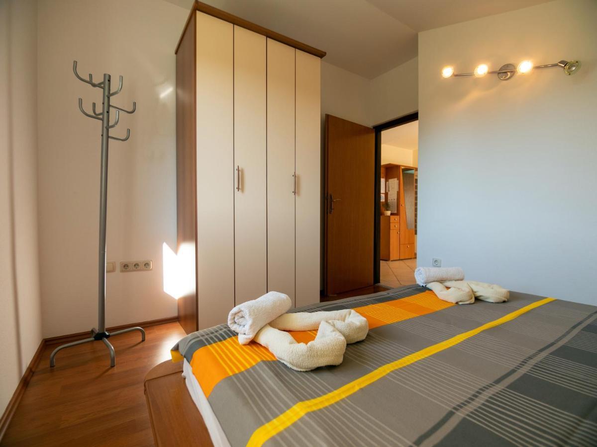 Apartments Rezek Супетарска-Драга Экстерьер фото